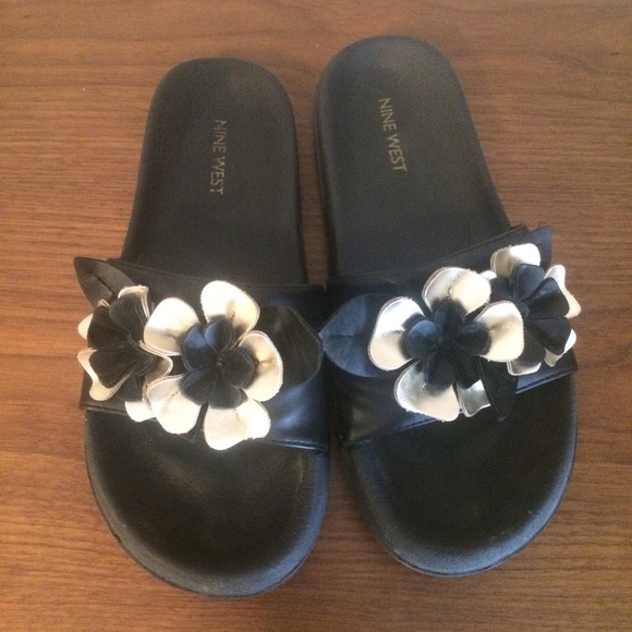 3/$20 Nine West black gold flower slip on sandals